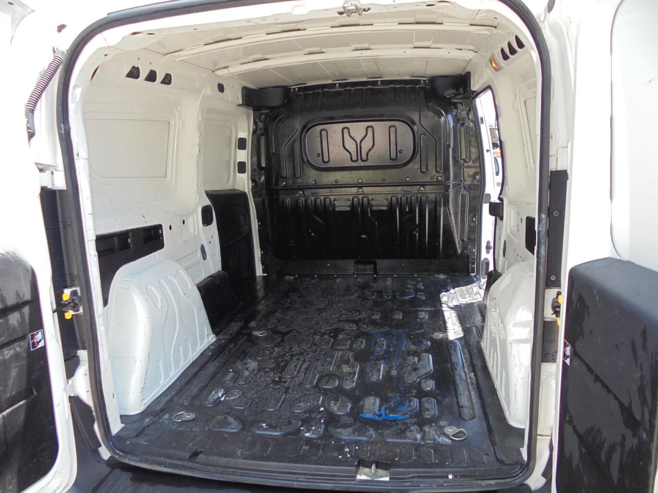 Fiat Doblò MAXI 1.4 T-Jet Natural Power PL-TN Cargo Maxi Lamierato SX