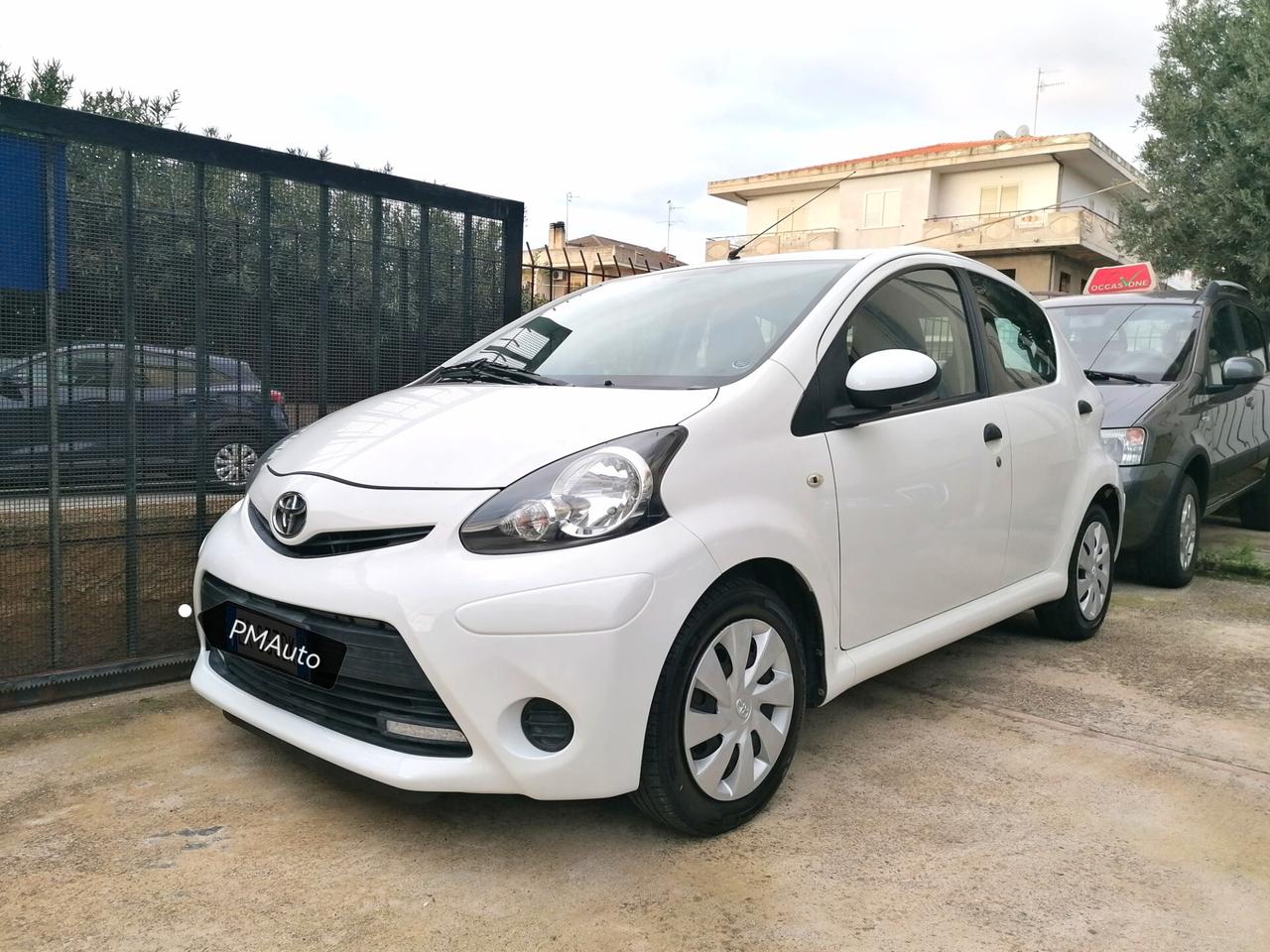 Toyota Aygo 1.0 12V 5 porte Lounge - Navy