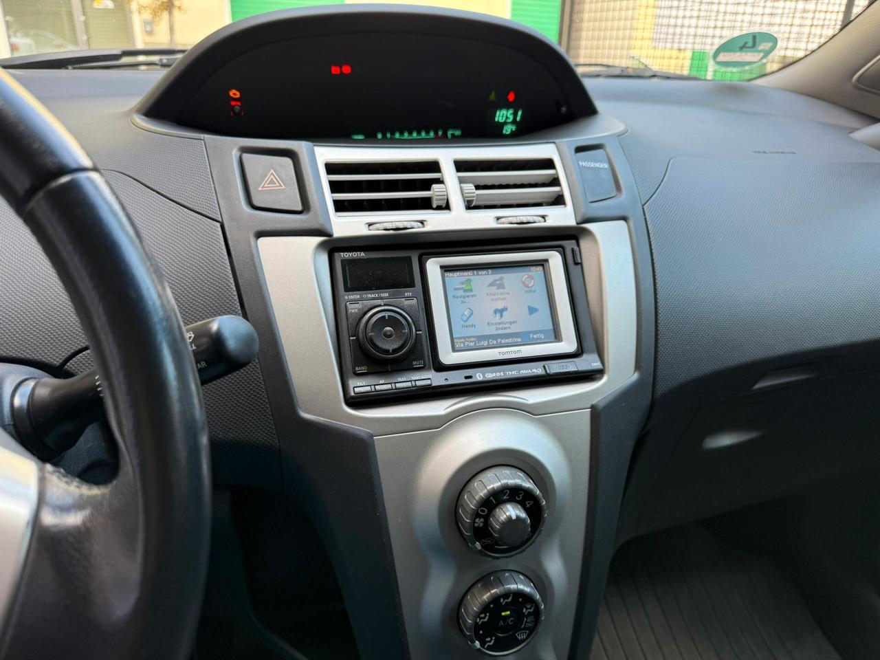 Toyota Yaris 1.0 5 porte
