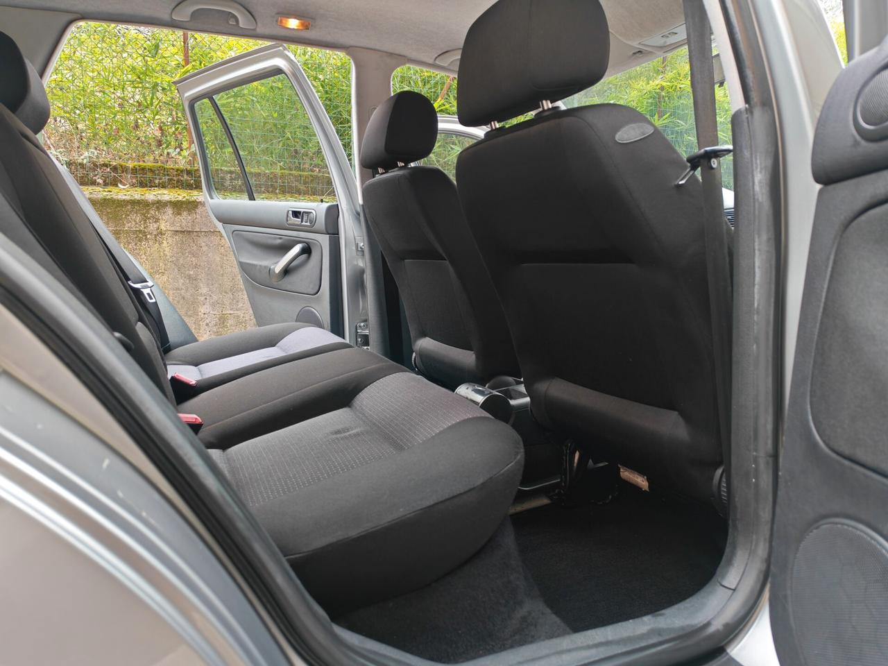 Volkswagen Golf 1.6 BENZINA 105cv Highline / 81.000km