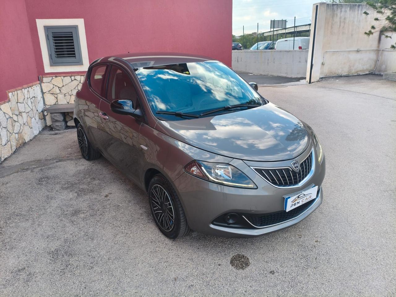 Lancia Ypsilon 1.0 FireFly 5 porte S&S Hybrid UnYca
