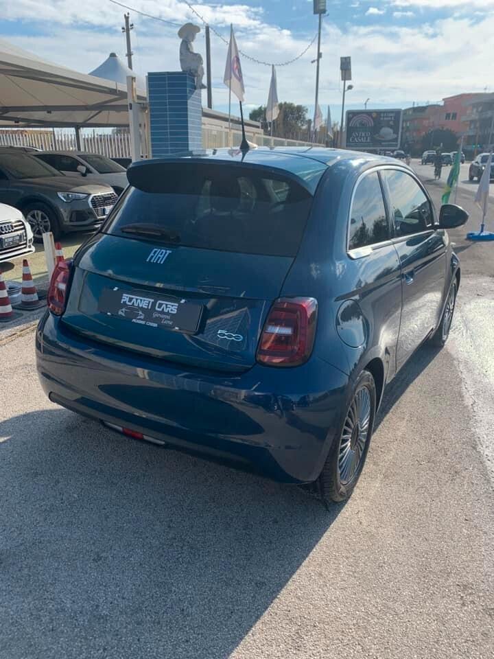 Fiat 500e s-c-a-m-b-i-o honda africa twin
