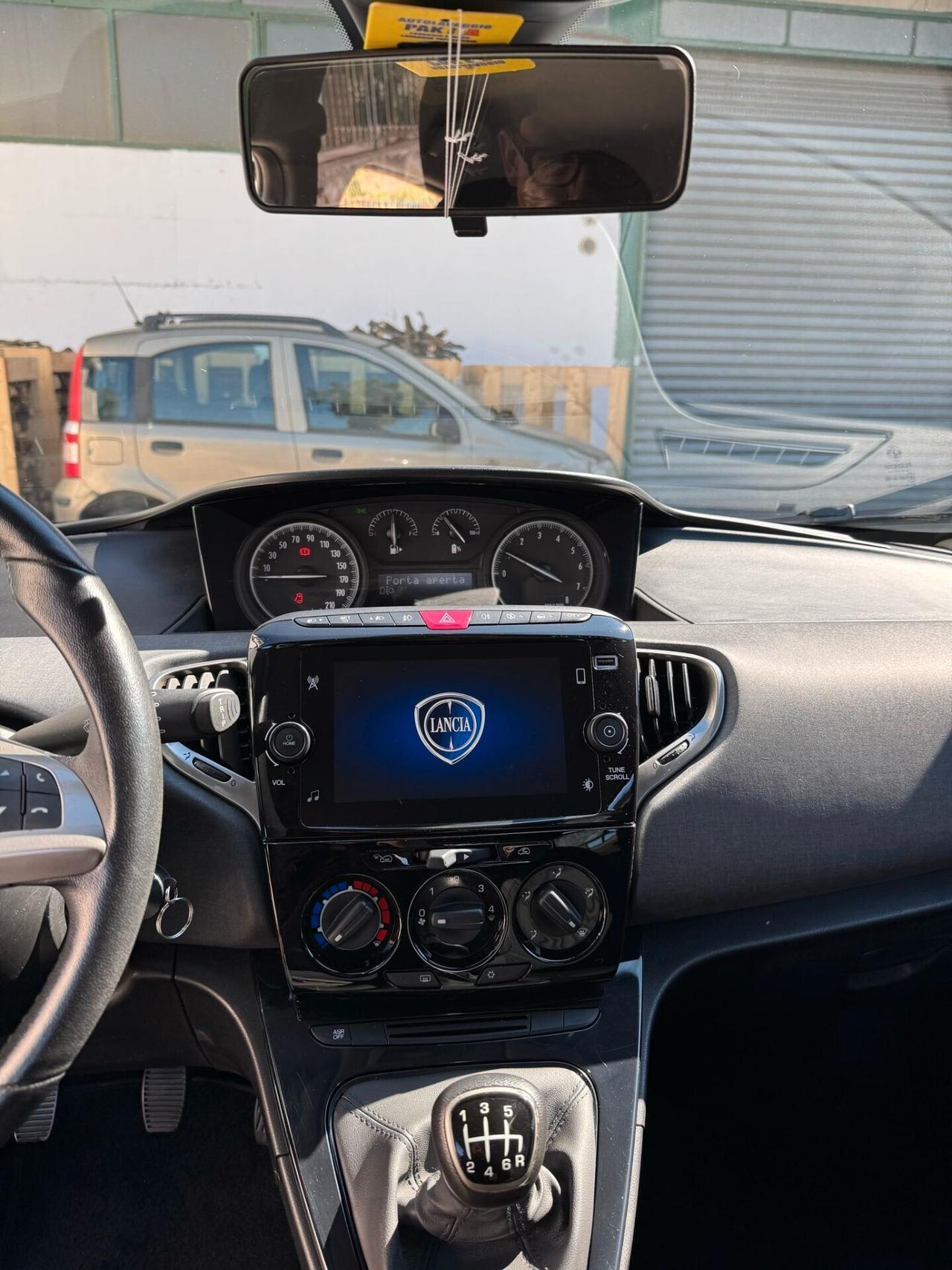 Lancia Ypsilon 1.0 FireFly 5 porte S&S Hybrid Alberta Ferretti