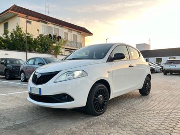 Lancia Ypsilon 1.2 69 CV 5 porte GPL Ecochic Monogram
