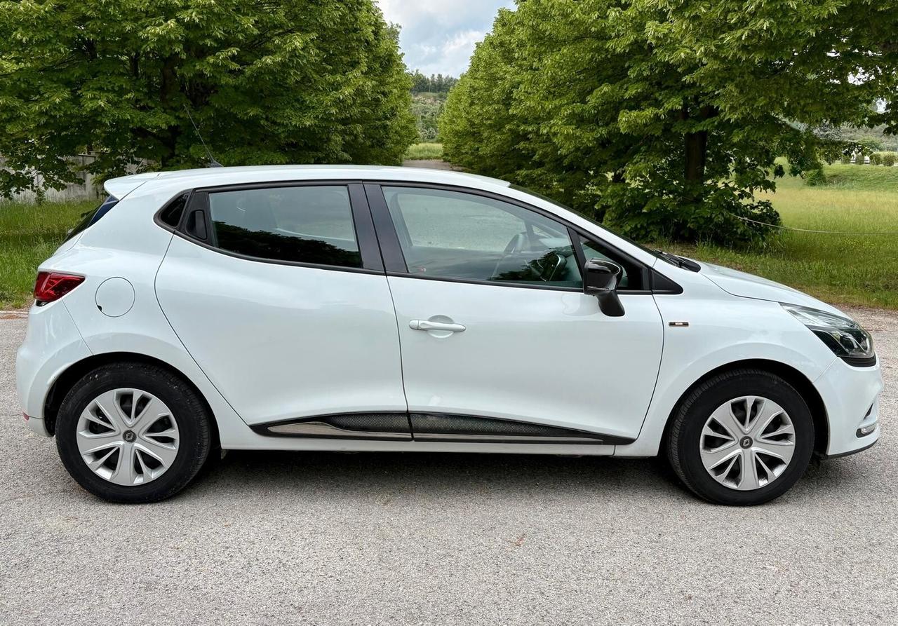Renault Clio TCe 12V 90 CV GPL 5 porte Moschino Life