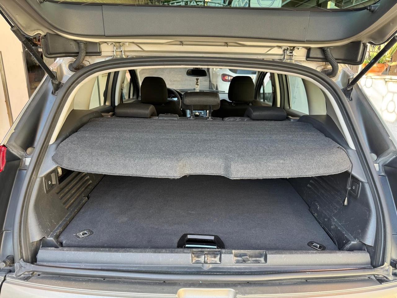 PEUGEOT 3008 1.6 HDi 112CV Tecno