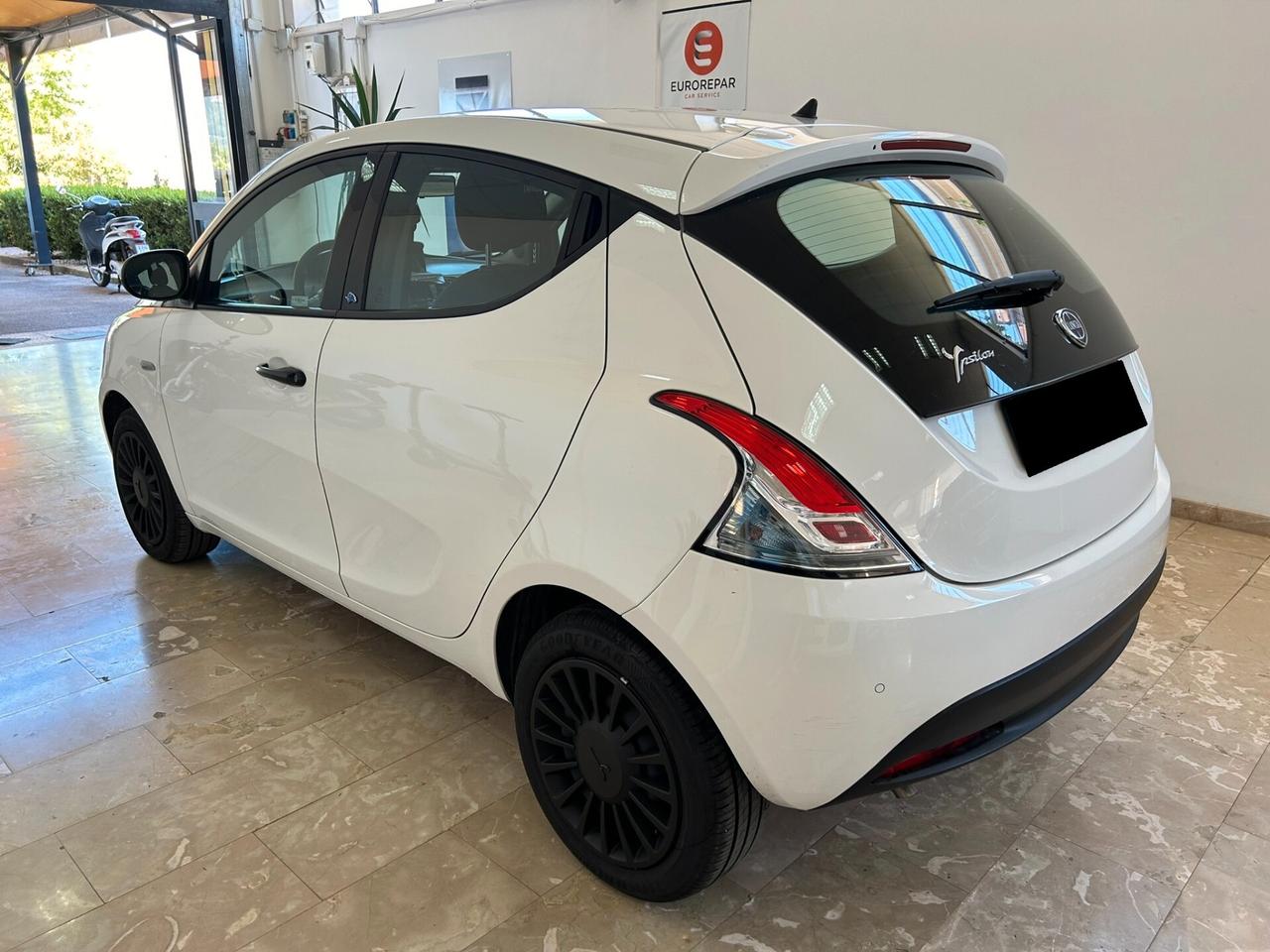 Lancia Ypsilon 1.2 69 CV 5 porte Elefantino Blu