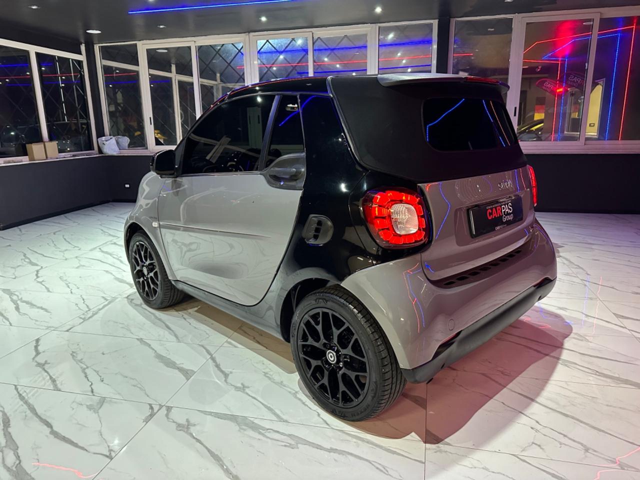 Smart ForTwo 70 1.0 twinamic cabrio Allestimento BRABUS