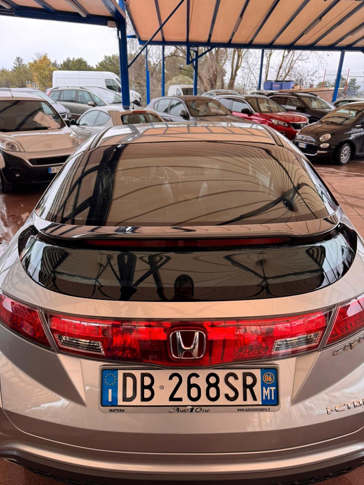 Honda Civic 2.2 i-CTDi 5p. Executive