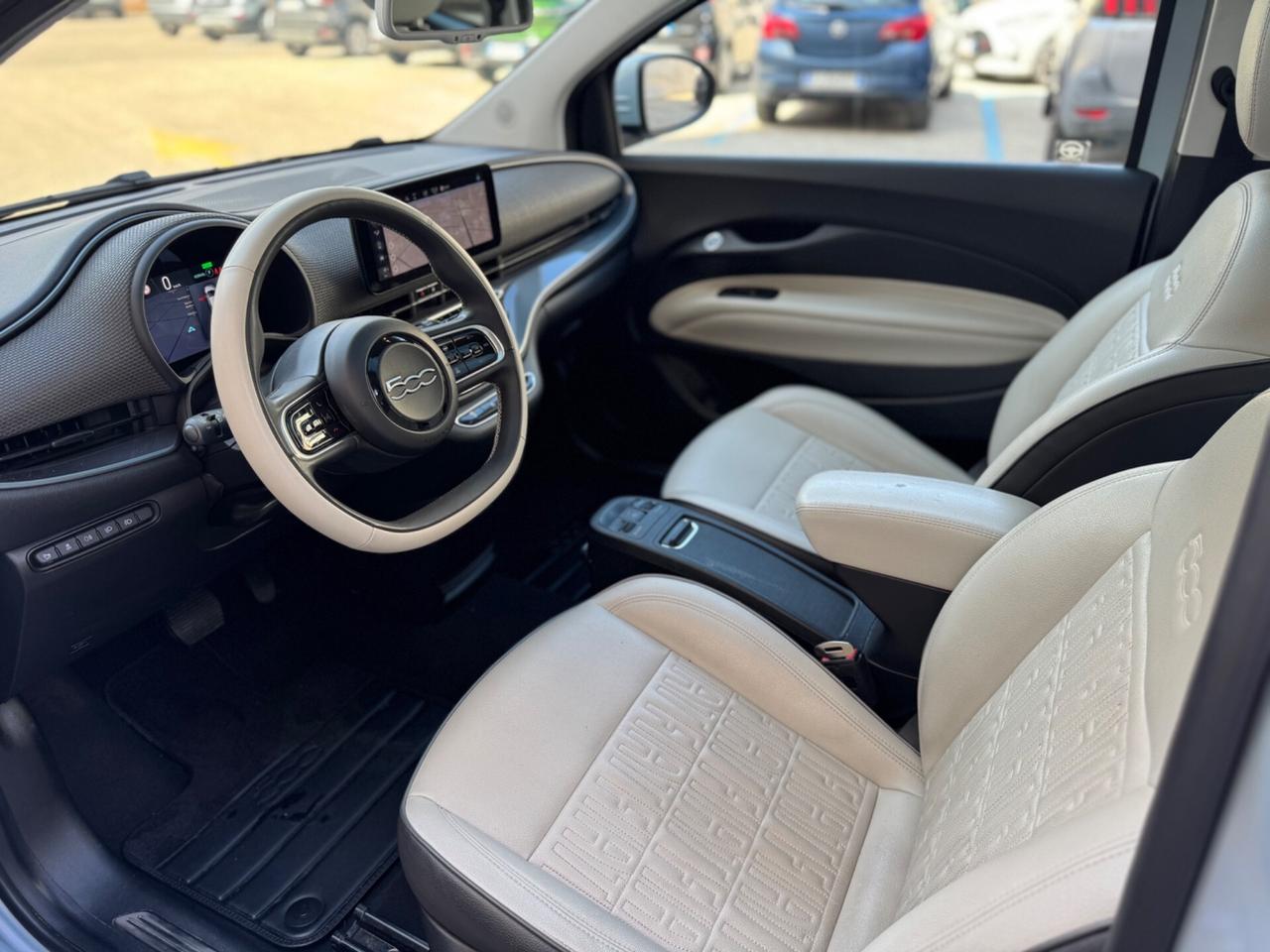 Fiat 500 La Prima Berlina 42 kWh