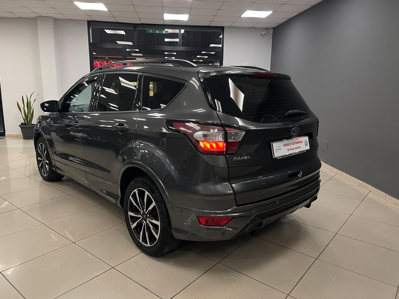 Ford Kuga 1.5 TDCI 120 CV S&S 2WD ST-Line