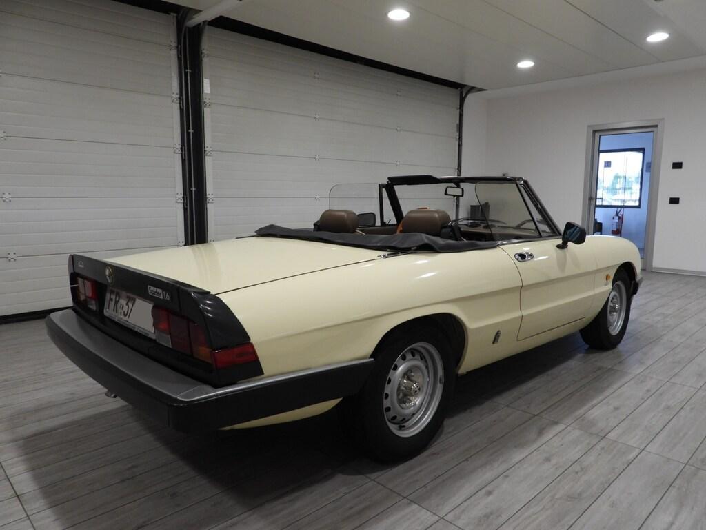 Alfa Romeo Spider 1.6