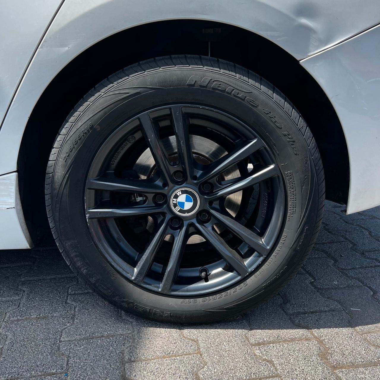Bmw 114 114d 5p. Unique