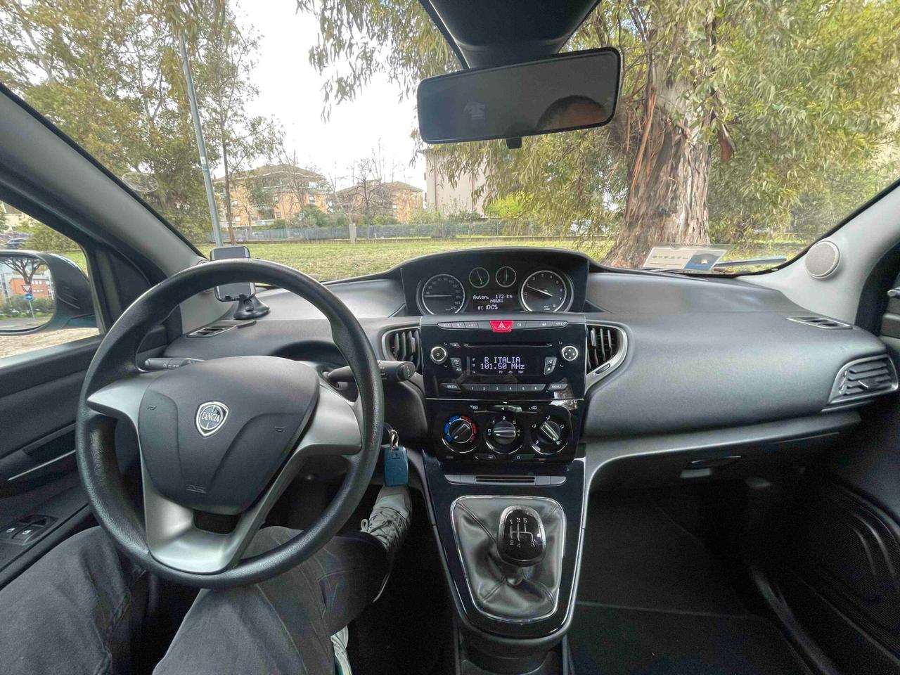 Lancia Ypsilon 1.2 69 CV 5 porte Elefantino NEOPATENTATI