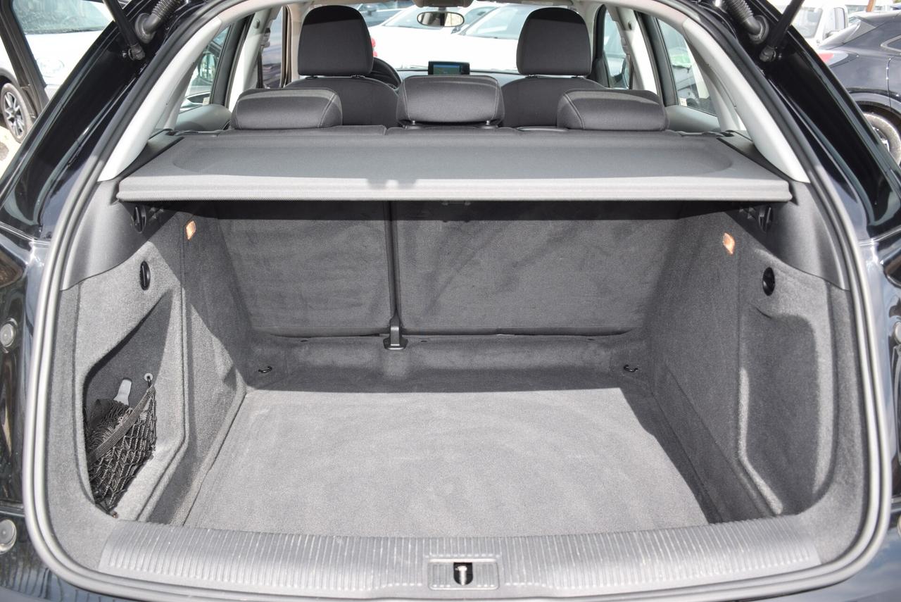 Audi Q3 2.0TDI 140CV 6M NAVI CRUISE SENSORI FULL