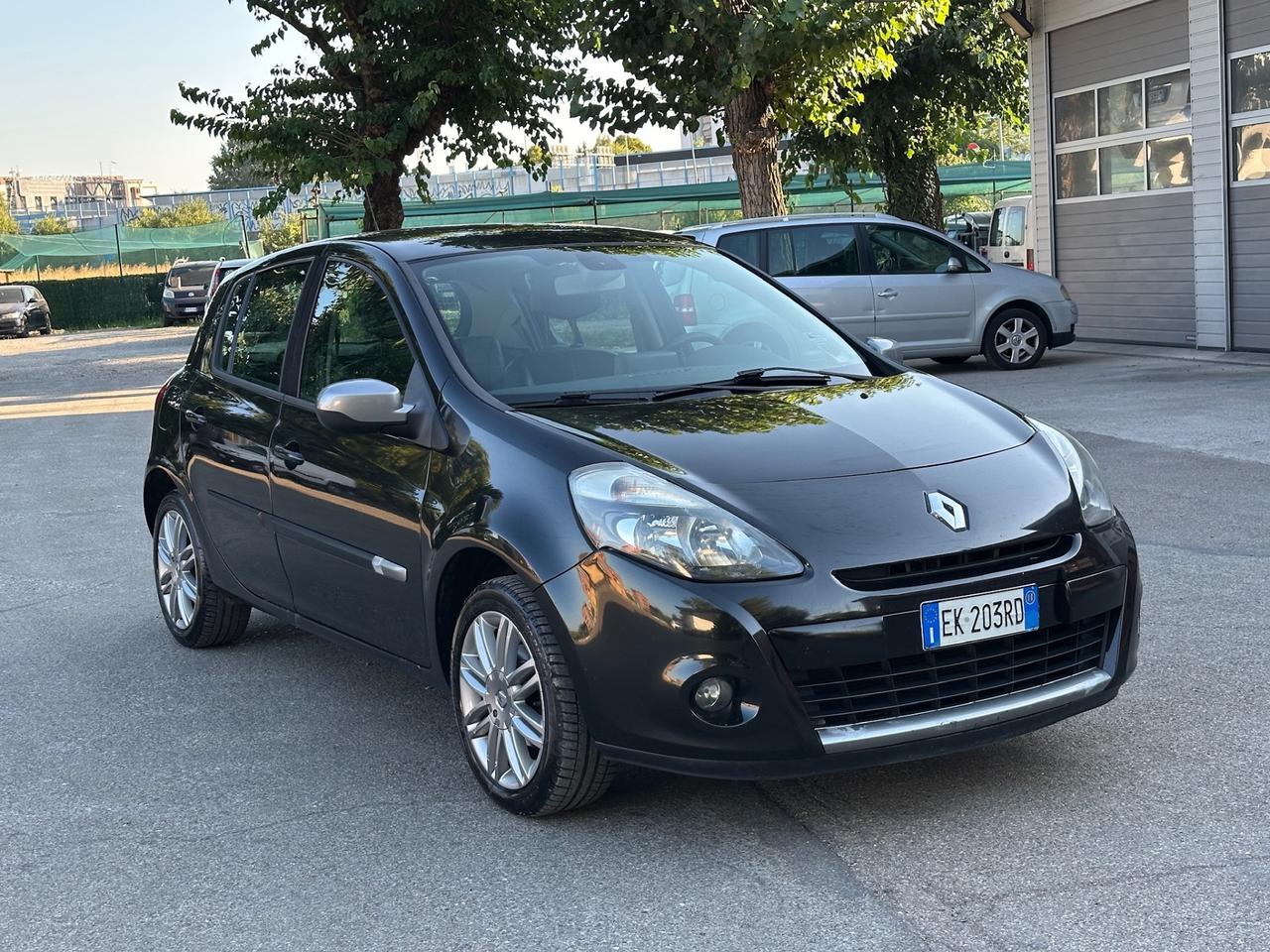 Renault Clio 1.2 16V 5 porte Live X Neopatentati
