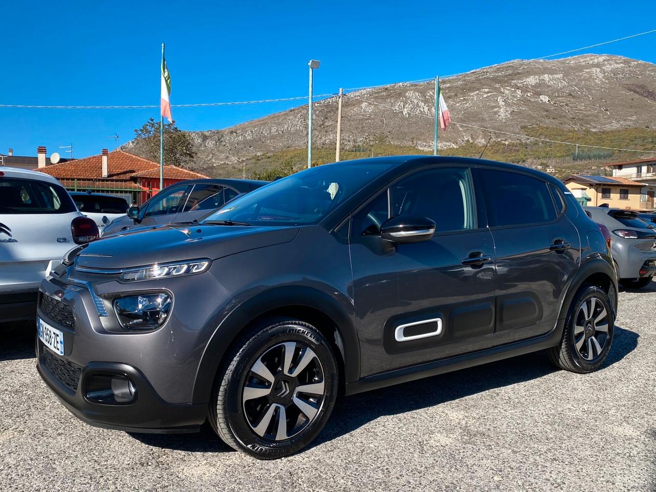 Citroen C3 PureTech 110 S&S Shine Pack Bi-Color 2023 6m