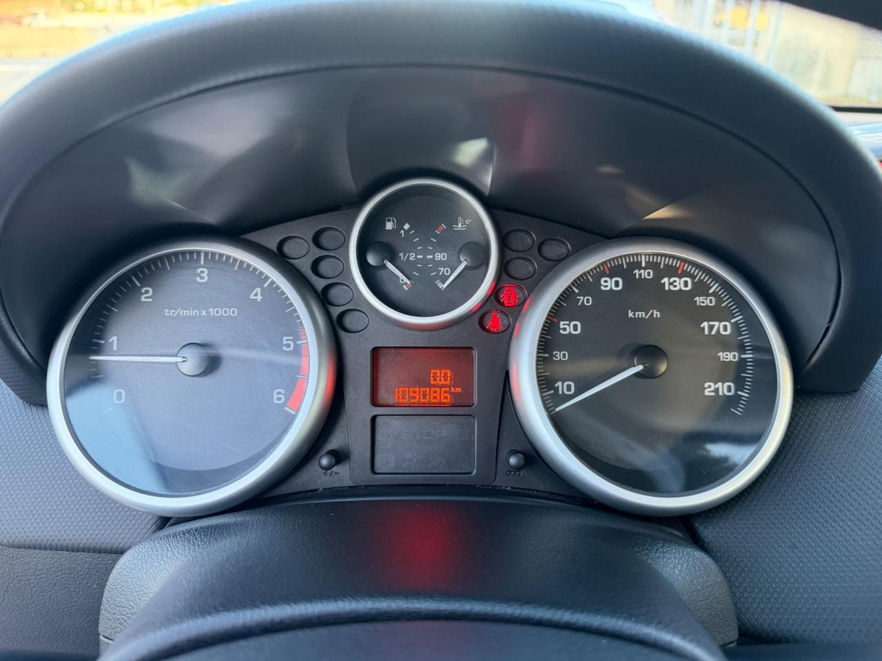 Peugeot 207 1.4 HDi 70 cavalli 2014