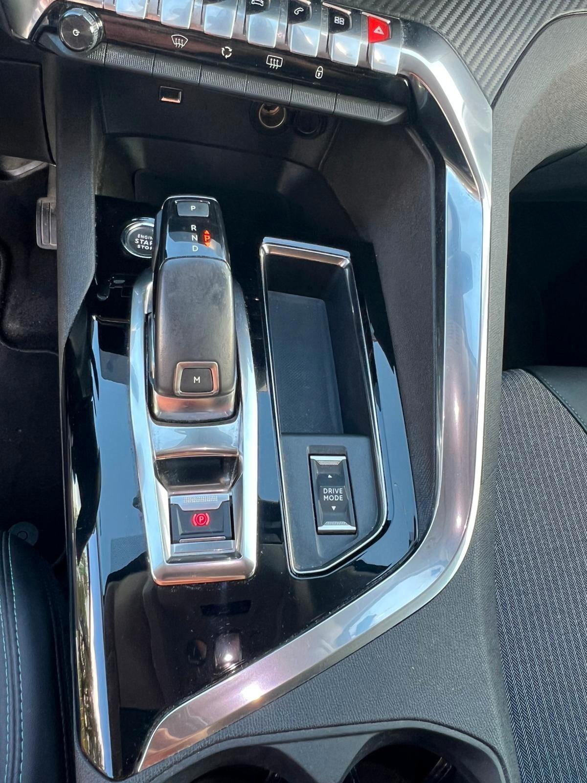 Peugeot 3008 BlueHDi 130 S&S EAT8 Allure