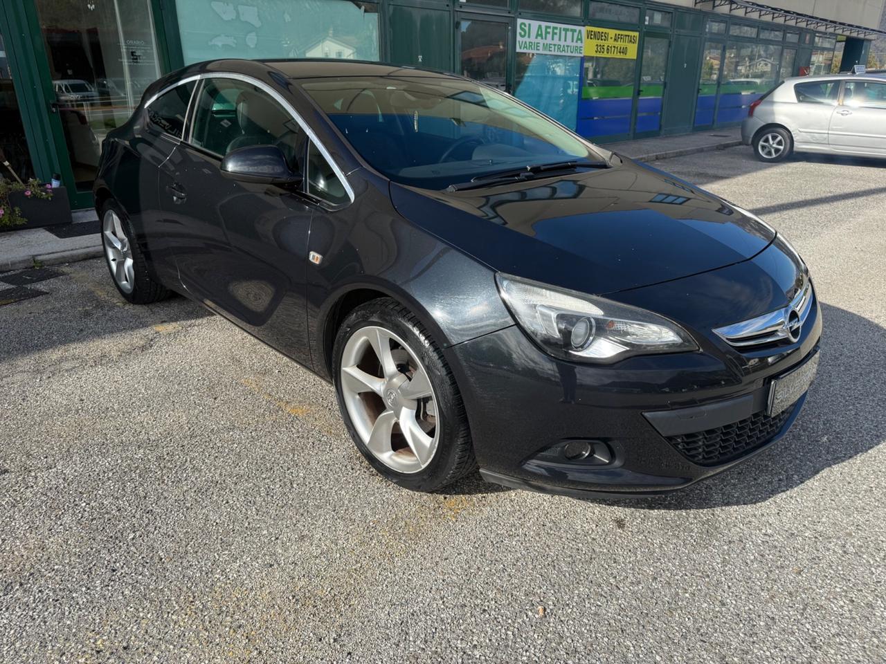 Opel Astra GTC 1.6 Turbo 180CV 3 porte Cosmo S