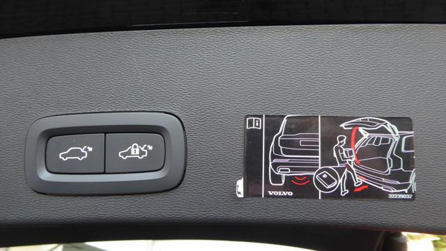VOLVO XC40 T4 Recharge Plug-in Hybrid automatico Inscription