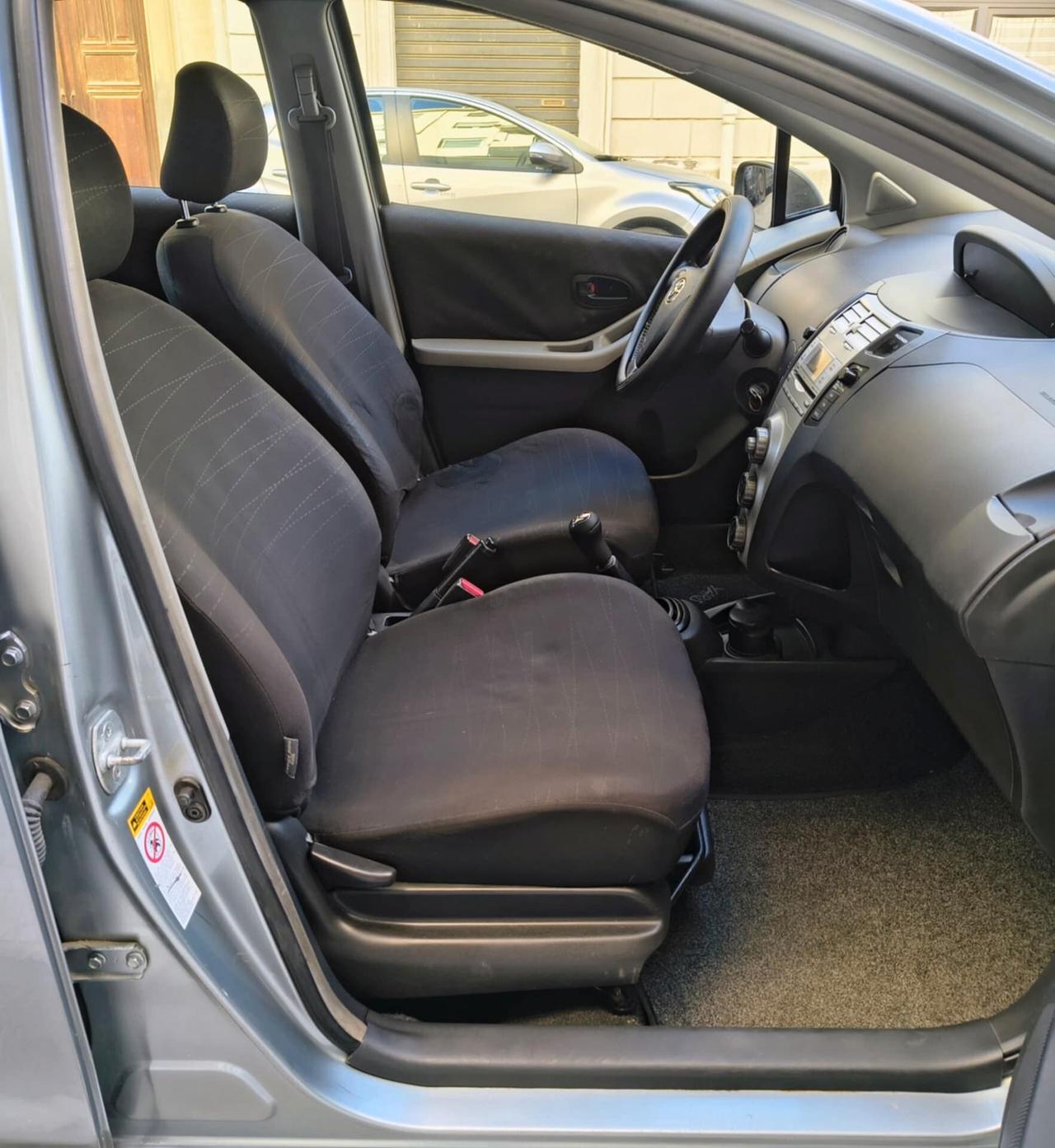 Toyota Yaris 1.0 5 porte