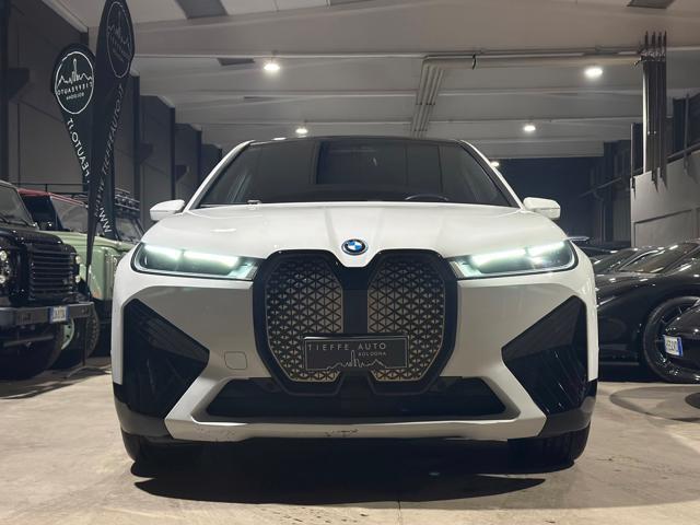 BMW iX xDrive40 Pacchetto Sportivo