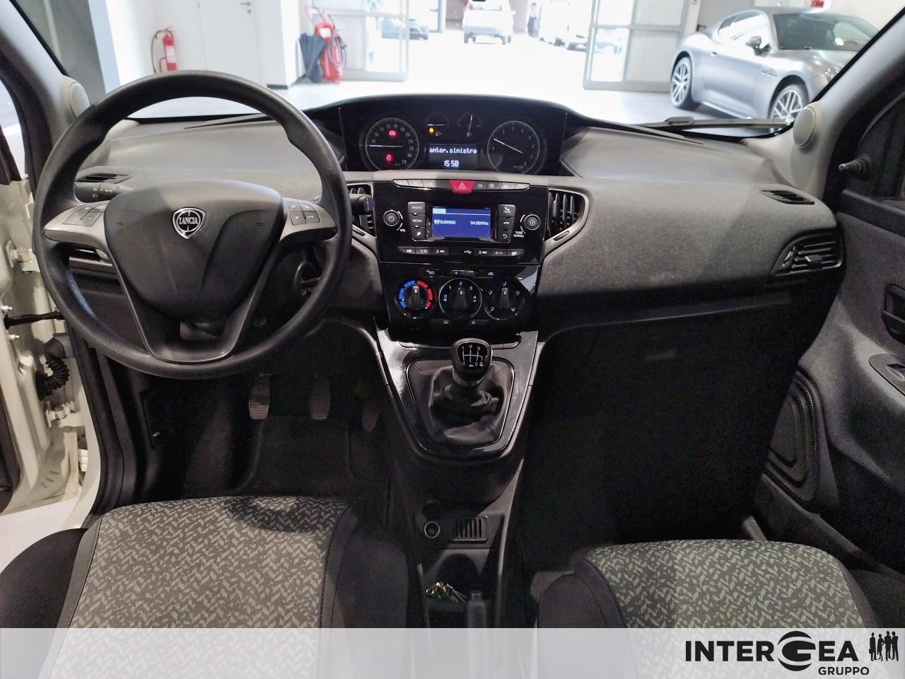 LANCIA Ypsilon 1.0 firefly hybrid Silver s&s 70cv