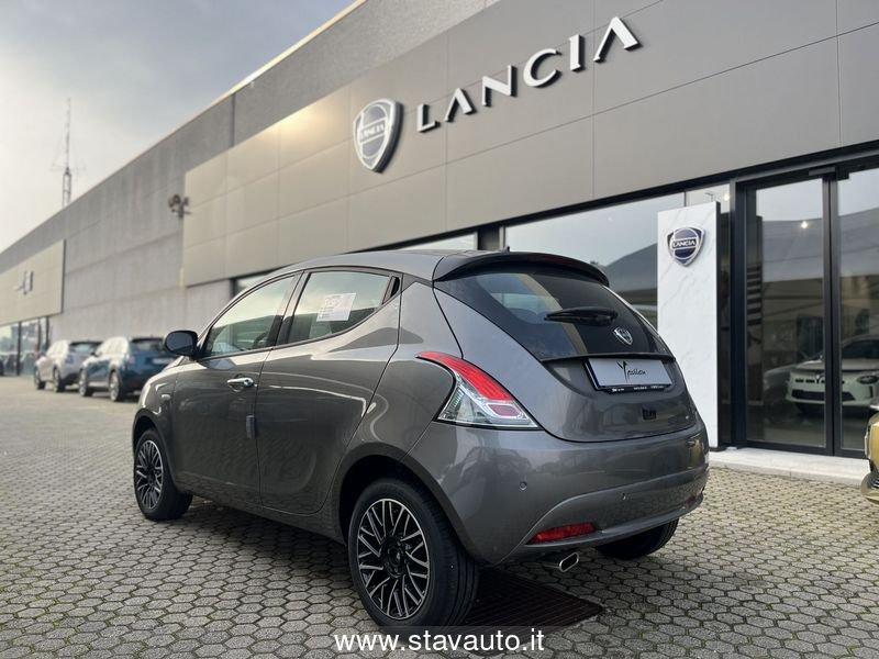 Lancia Ypsilon Lancia Ypsilon 1.0 FireFly S&S Hybrid Platino + Pack comfort