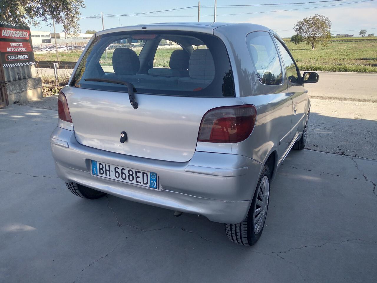 Toyota Yaris 1.0i 16V cat 3 porte Sol