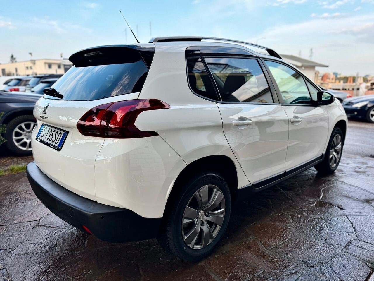 Peugeot 2008 PureTech 82 S&S Style