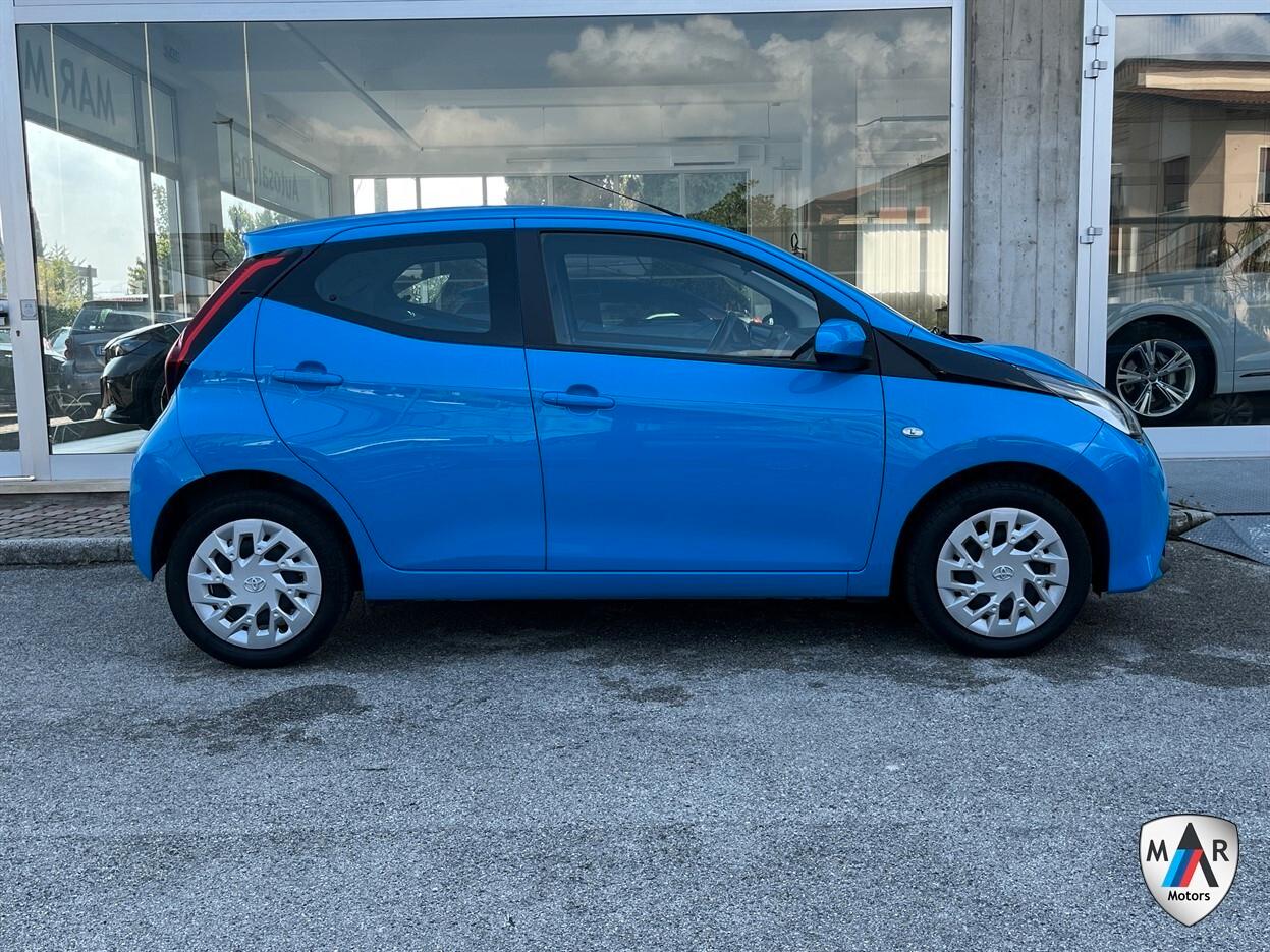 Toyota Aygo Connect 1.0 VVT-i 72 CV 5 porte x-clusiv