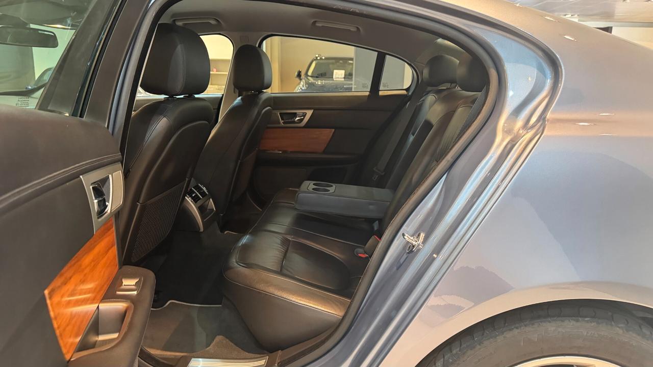Jaguar XF 2.7D V6 - 2008