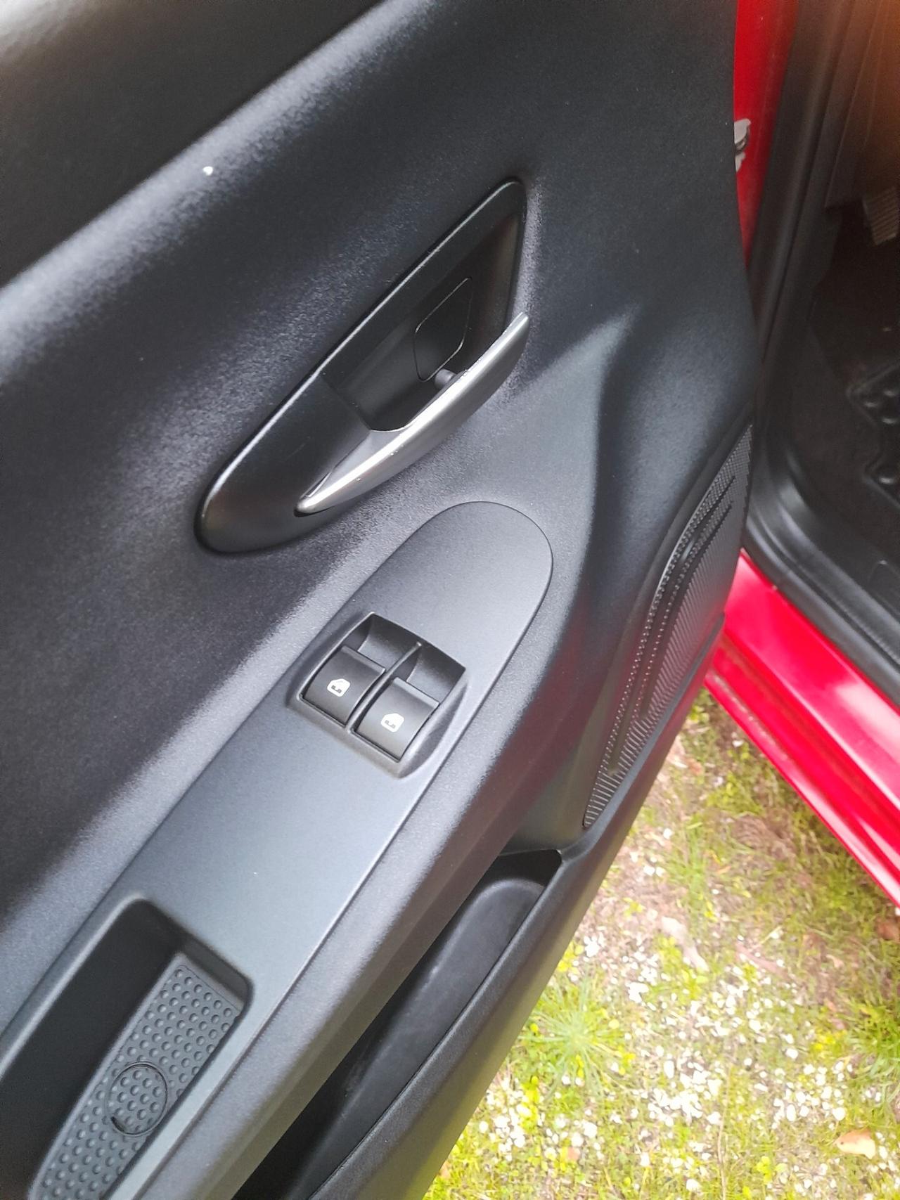 Lancia Ypsilon 1.2 69 CV 5 porte GPL