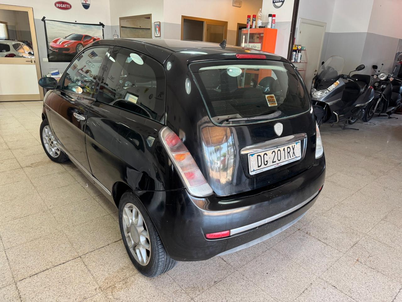 Lancia Ypsilon 1.3 MJT 90 CV Platino OK NEOPATENTATI
