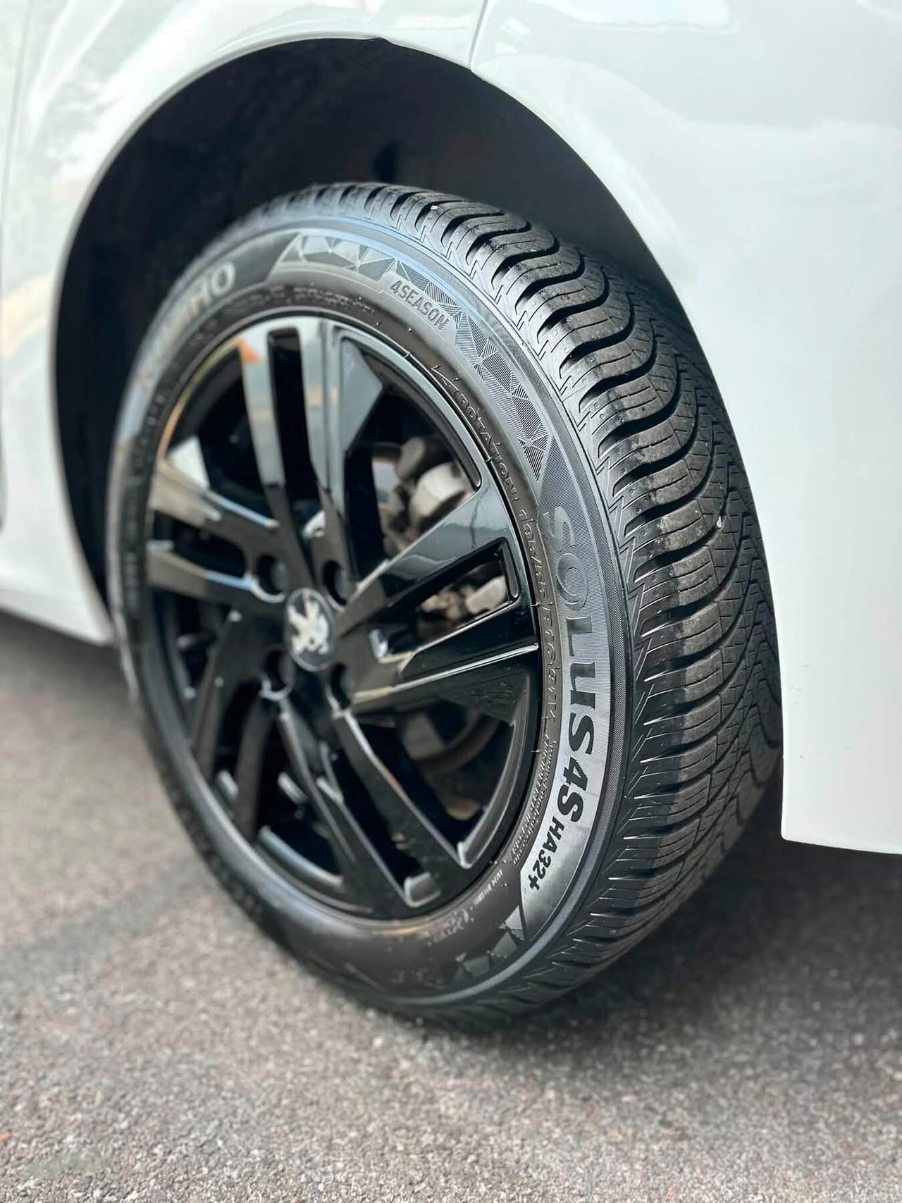 Peugeot 208 1.2 automatica neopatentati
