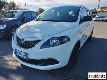 LANCIA - Ypsilon 1.0 firefly hybrid Silver s&s 70cv