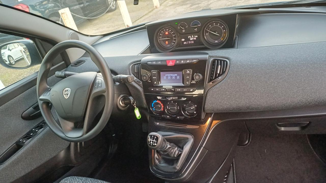 Lancia Ypsilon 1.0 FireFly 5 porte S&S Hybrid Silver 2023 SOLO 5MILA KM