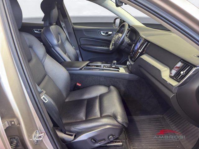 VOLVO XC60 B4 automatico Plus Dark - AUTOCARRO N1