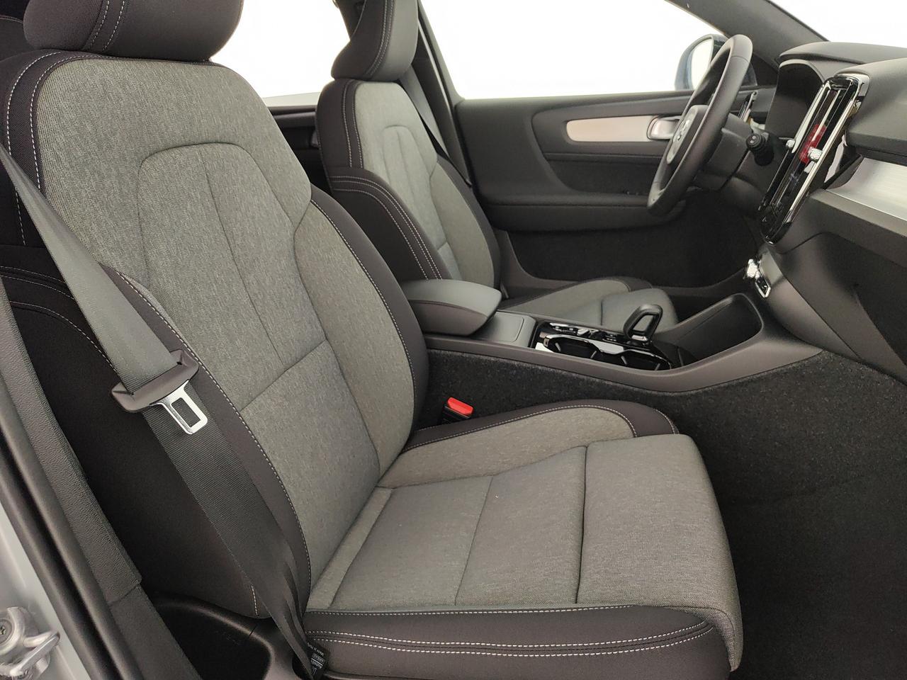 VOLVO XC40 2.0 b3 Plus Black Edition auto