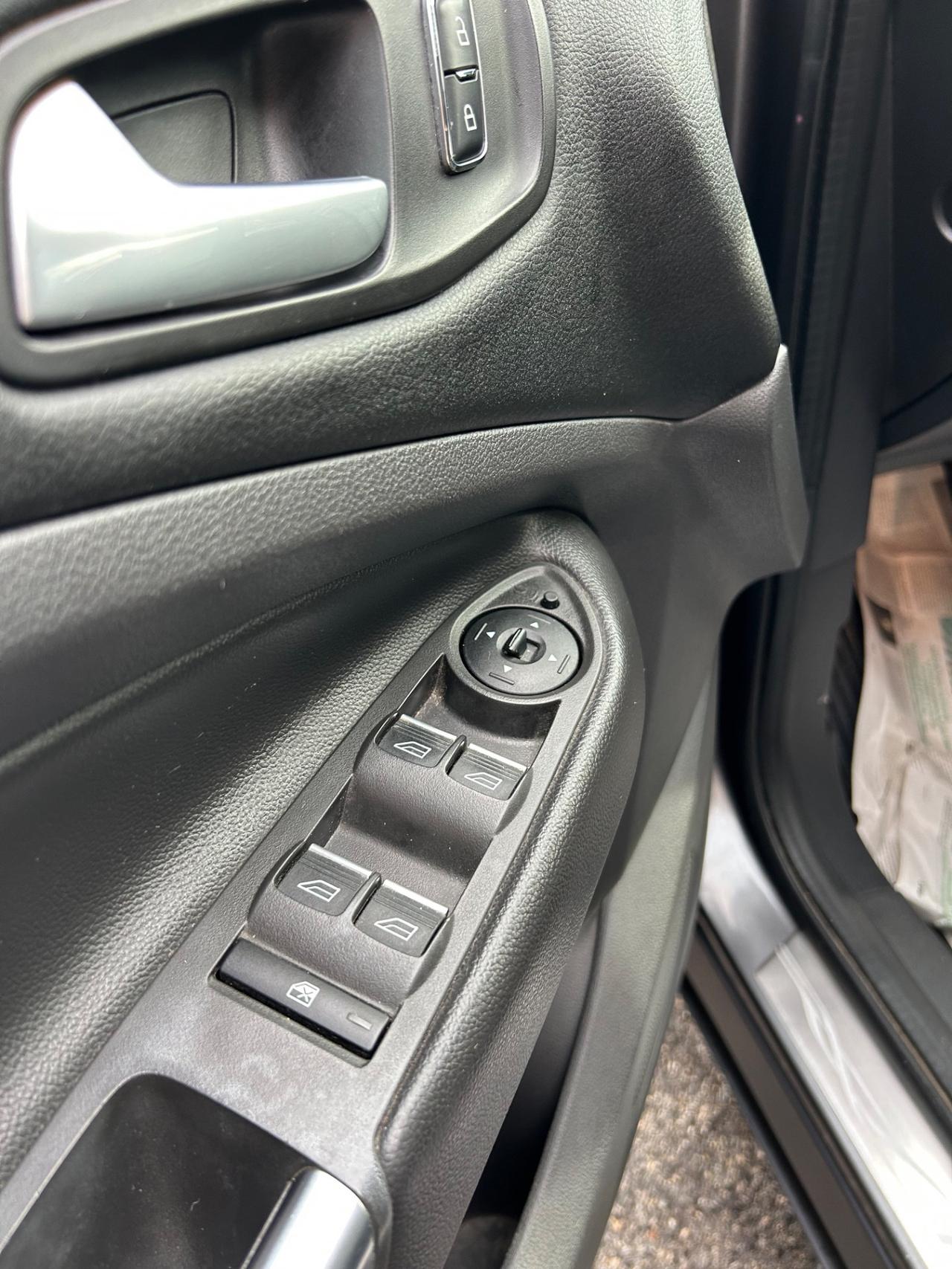 Ford Kuga 2.0 TDCI 120 CV S&S 2WD Titanium autocarro