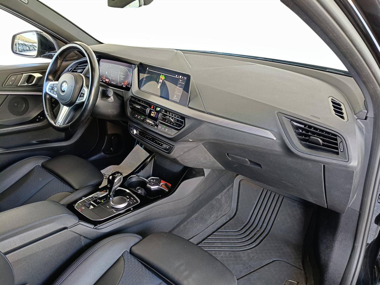 BMW Serie 1 F40 - 118d Msport auto