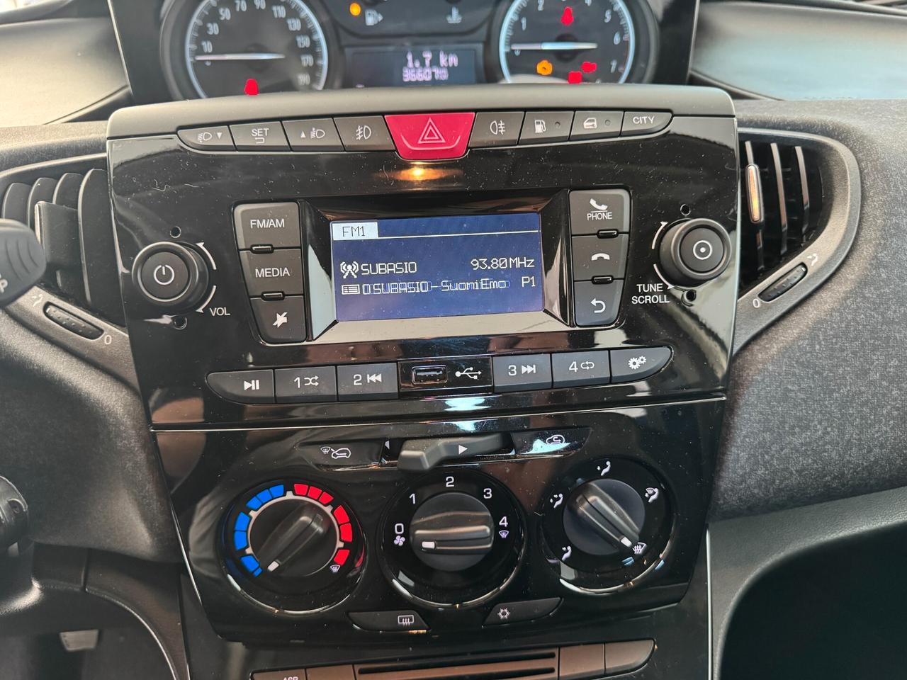 Lancia Ypsilon 1.2 69 CV 5 porte GPL Ecochic Elefantino Blu