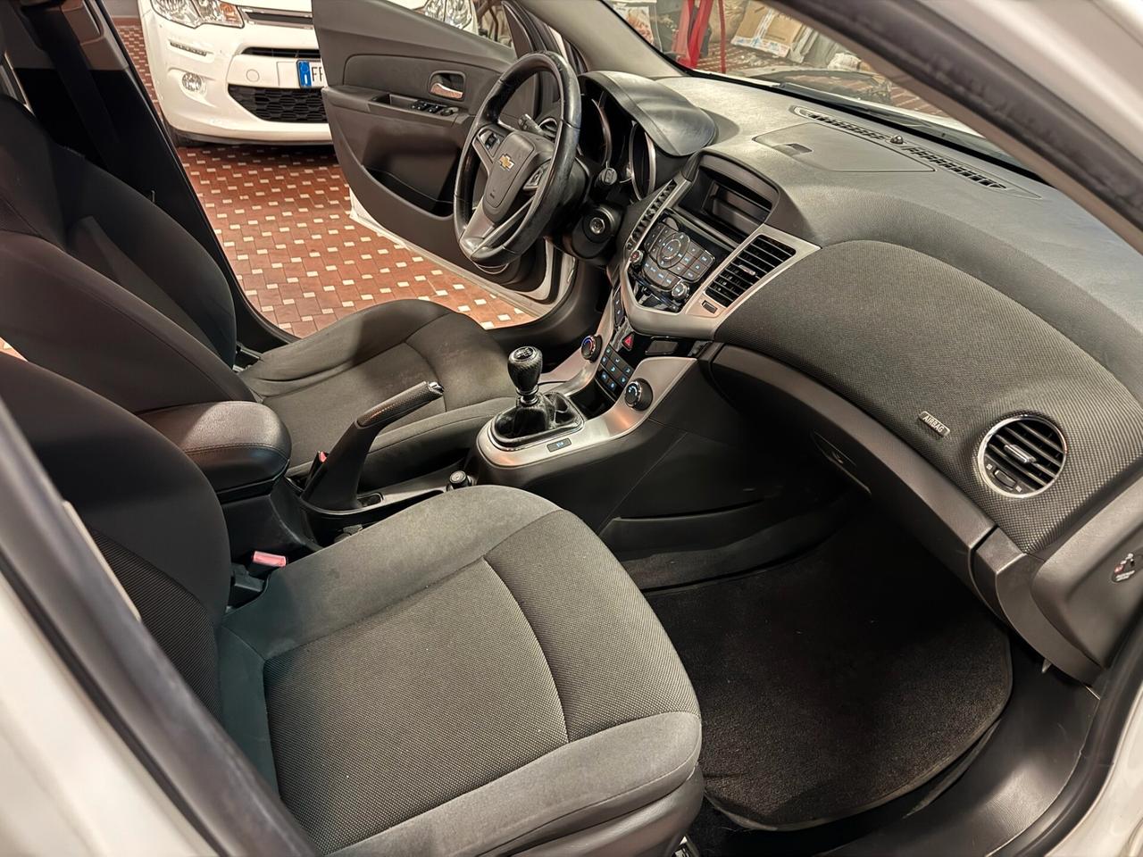 Chevrolet Cruze 1.6 5 porte LT - UNICO PROPRIETARIO