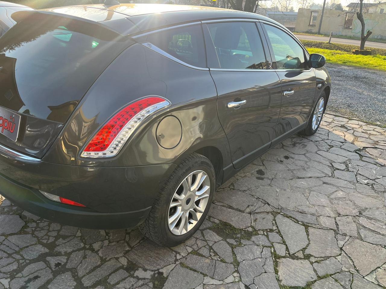 Lancia Delta 1.4 T-Jet 120 CV Silver