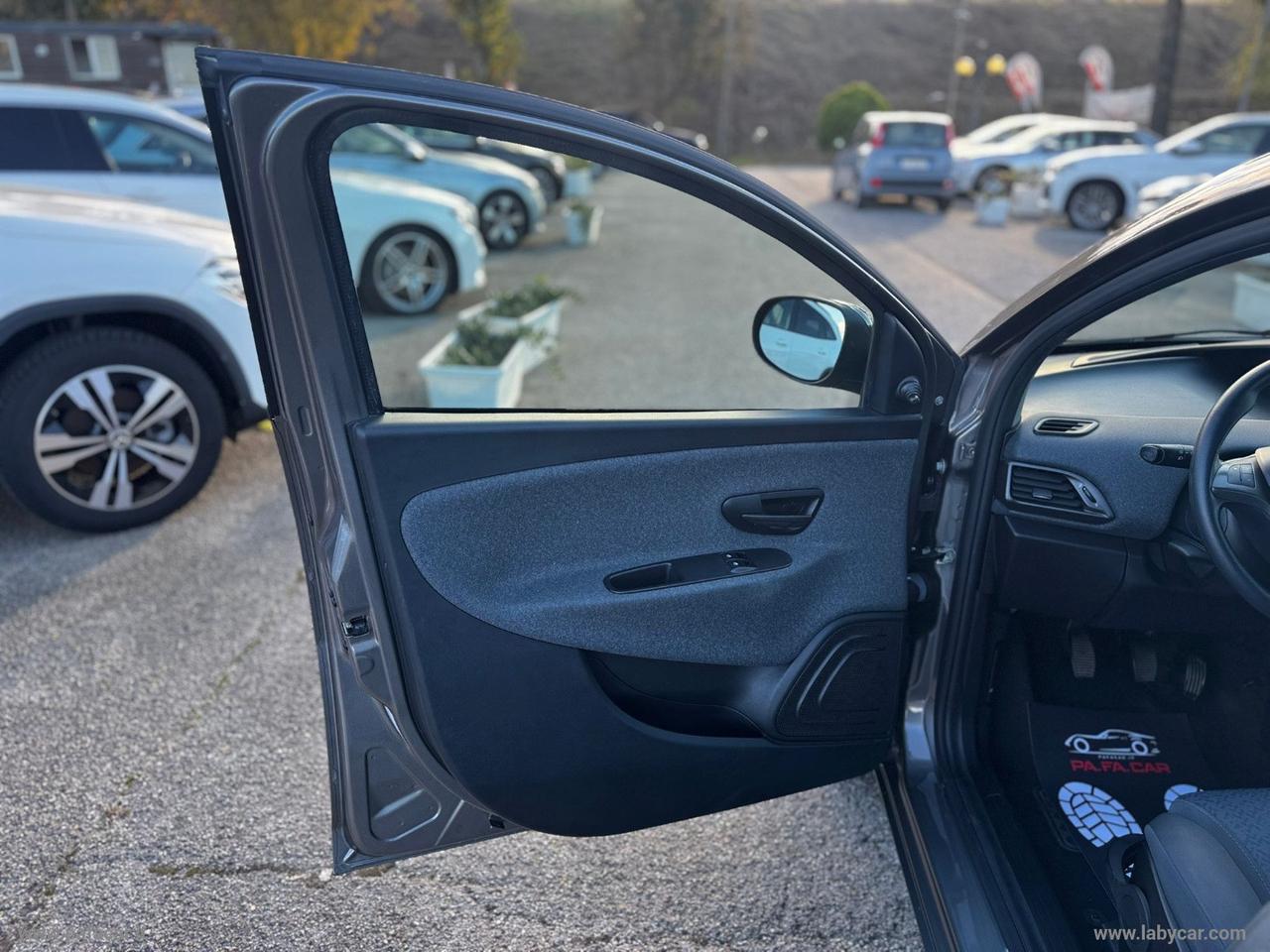 LANCIA Ypsilon 1.0 FireFly 5p.S&S Hybrid Silver