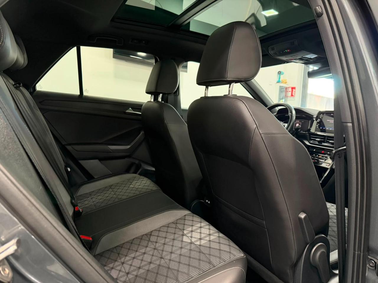 Volkswagen T-Roc 2.0 TDI SCR 150 CV DSG R-Line