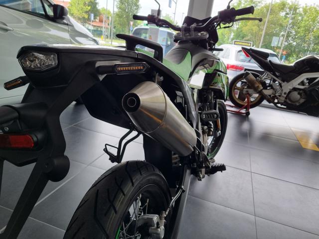 KL KXE 125 Motard