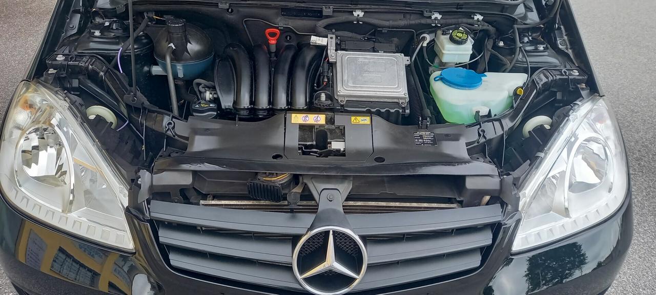 Mercedes-Benz Classe A 160 Benzina cc. 1.5 CV. 95 Cambio Manuale 5 Porte 5 Posti SOLO 62.060 KM. Utilizzabile anche per i Neopatentati.