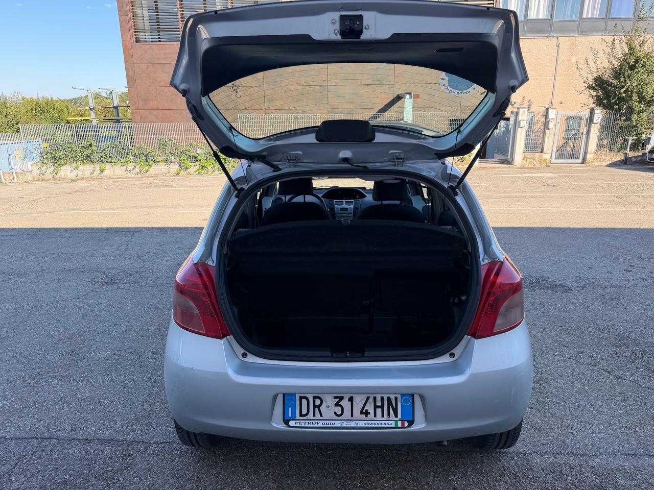 Toyota Yaris 1.3benz 2008 156.000km per neopatentati